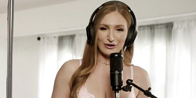 Real female orgasm smut with squeaky Van Wylde and Skylar Snow from Bellesa Films