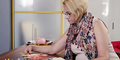 Watch flashy Anastasia Mistress's action