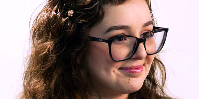 Nerdy giorl gets naked and masturbates at the porn interview