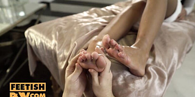 Watch classy Romy Indy's video