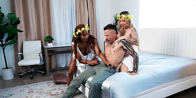 Horny Jenna Foxx and Gypsy Rose at side fuck porn