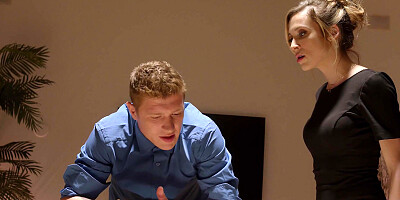 Aiden Ashley and Scarlit Scandal take cum on their slutty faces