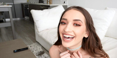 Smiley babe Sera Ryder gets screwed in the living room