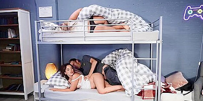 Danny D And Minni Joy In Br Bunkbed Surprise