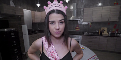 Kylie Rocket gets facial cum cleansing after a nice fuck