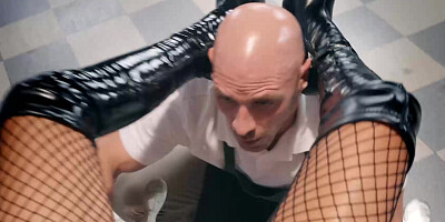 Routine shoe shine leads to guiding massive cock towards soaking wet pussy