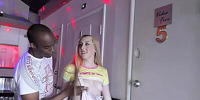 Melody Parker - Interracial Gloryhole Xperience!