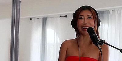 Magnetic Nicole Doshis Pussy Licking Action