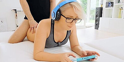 Kittina Clairette In Cute Blonde Gaming Girl Got Stuffed By Her Boyfriend