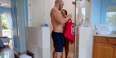 Bald boy relaxes in the bathroom together with curvy black diva