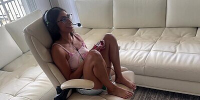 Nerdy Gamer Girl Fucks Step Brother ~ Sona Bella ~ Household Fantasy ~ Scott Stark