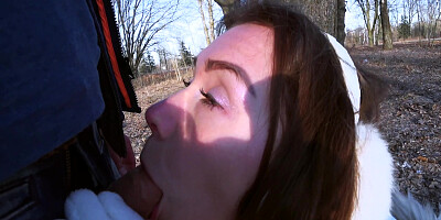 Amateur Mia has anal in the park