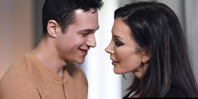 Lustful Hormonal Stud has Strong Desire for His Hot Stepmom