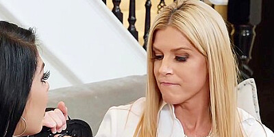 Lustful Cougar And Teen 18+ Lesbian Heart-stopping With Gina Valentina And India Summer