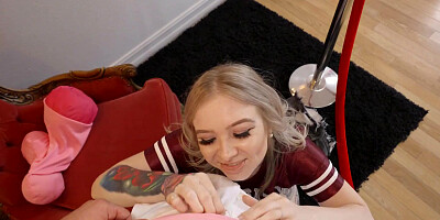 Cheerleader Kayley Gunner joins horny couple
