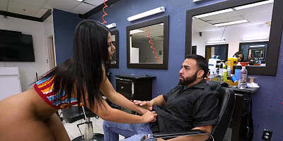 Revenge-seeking Rose Monroe seducing barber with her huge ass