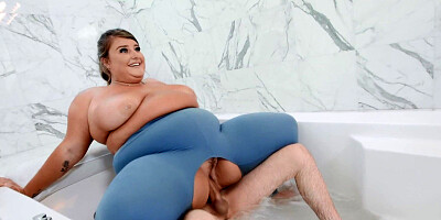 Fat bitch Leila Lewis gets fucked through the hole in her leggings