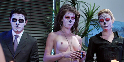 Blonde office woman got gangnbanged