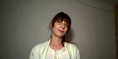 Skinny brunette Luna Dark gives a blowjob and her pussy for some cash