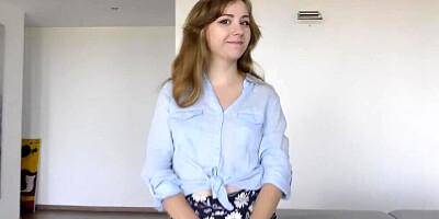 Slender babe is impaling herself in an audition vid