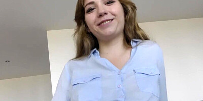 Slender babe is impaling herself in an audition vid