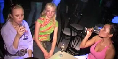 Gloryhole in club. f70