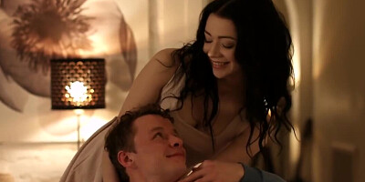 Dazzling brunette lets new BF fuck her pussy on first date
