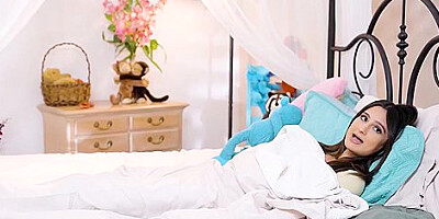 Is Sick But Horny As Hell So Her Friend Came And Fucked Her With Eliza Ibarra, Siouxsie Q And Gizelle Blanco