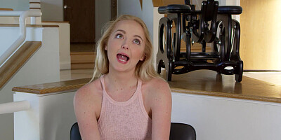 Adorable Iris Rose and her pussy licked