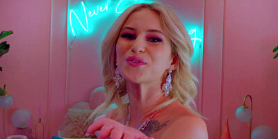 Kiara Cole behind the scene footage