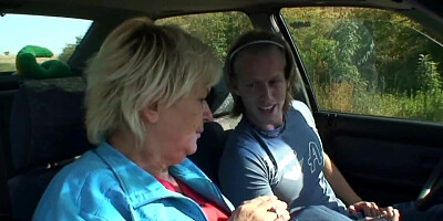 Driver is very kind and granny thanks him with sex