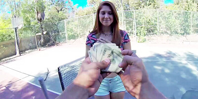 Babe is caught in the park as she is giving a blow job