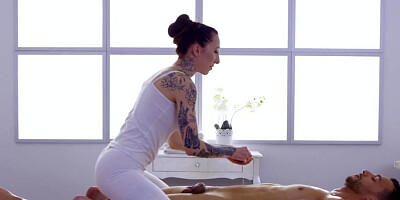 Guy covers masseuse's face with cum after sex