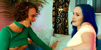 SEXY MOMMA - Step Daughter Blue Catches PussyKat Online