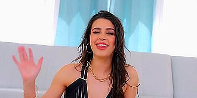 Kylie Rocket Can Barely Handle This Huge Cock Bts