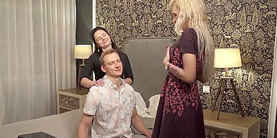 Anette Harper - Joins Pussy Licking Milf Drilling Threesome