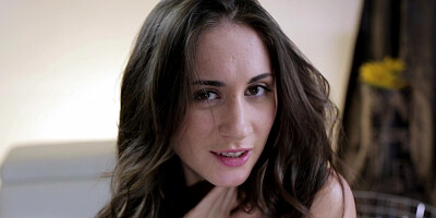 Russian babe Aruna Aghora plays with her pussy