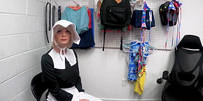 Sumptuous towheaded massive booty teenager Annie Archer got crazy and railed a meatpipe in office