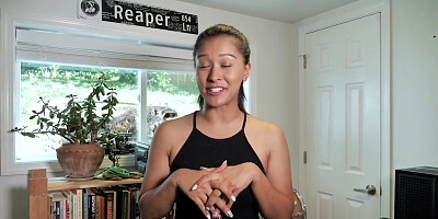 Jin Masturbates While Taking An Uber