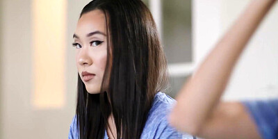 Two sorority presidents lick for signups