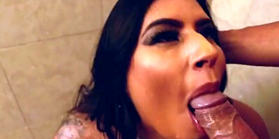 Kinky PLUMPER Sofia Gets Boned in Douche