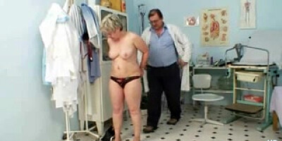 Mature big cunt Ruzena gyno hoped bizzare clinic exam