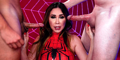 Spider Man cosplayer Kianna Dior sucking fat cocks