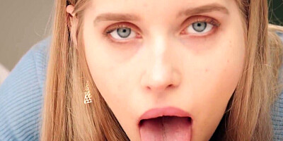 Beautiful models Freya Mayer and Astrid lare madly in love