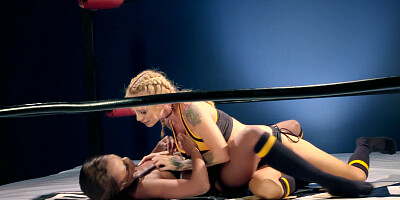 Two sexy things are in the ring, fucking and fighting each other