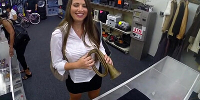 Huge ass amateur screwed at the pawnshop