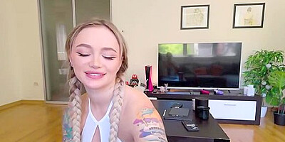 Fascinating Mini Skirt Clip - Leah Meow