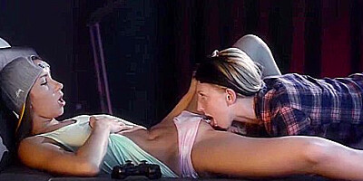 Strapless Dildo - Cute Lesbos Catchy Xxx Video