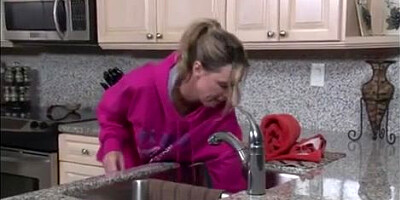 Blondie gal got stuck in the kitchen so her step- sonny used an chance to poke her