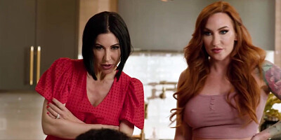 Alexis uses her vibrator on Chloe